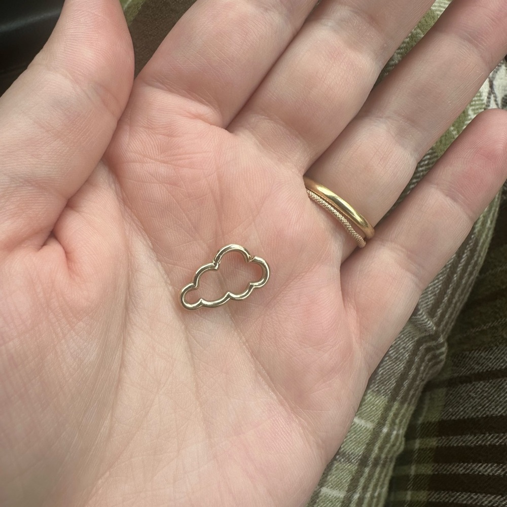 Gold Cloud-Shaped Carabiner